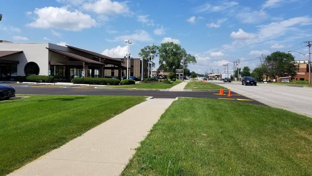 Auto Dealer / Service Facility: 6420 Joliet Rd, Countryside, IL 60525